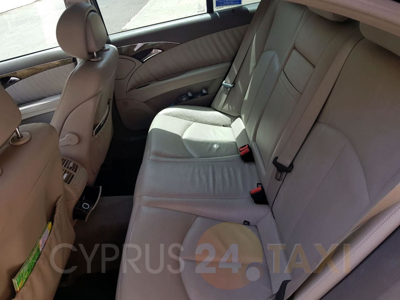 Cyprus24.taxi: Mercedes E-class Base. Interior #1