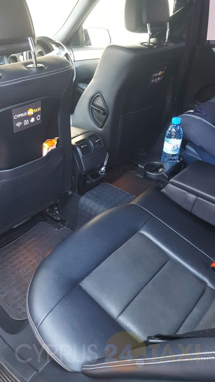 Cyprus24.taxi: Mercedes C-class. Interior #2